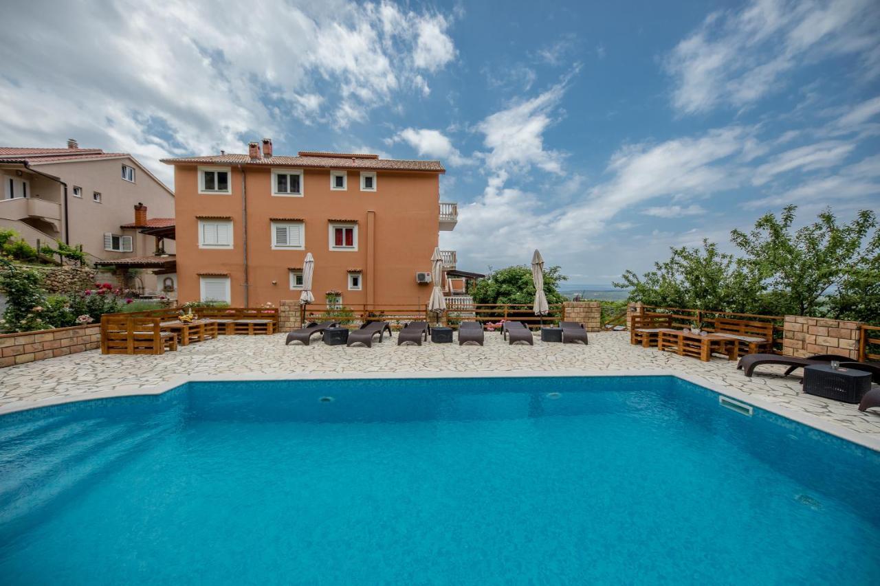 Apartments Scerbe 3103 Mundanije Exterior photo